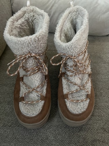 Old navy cocoon boot - old,